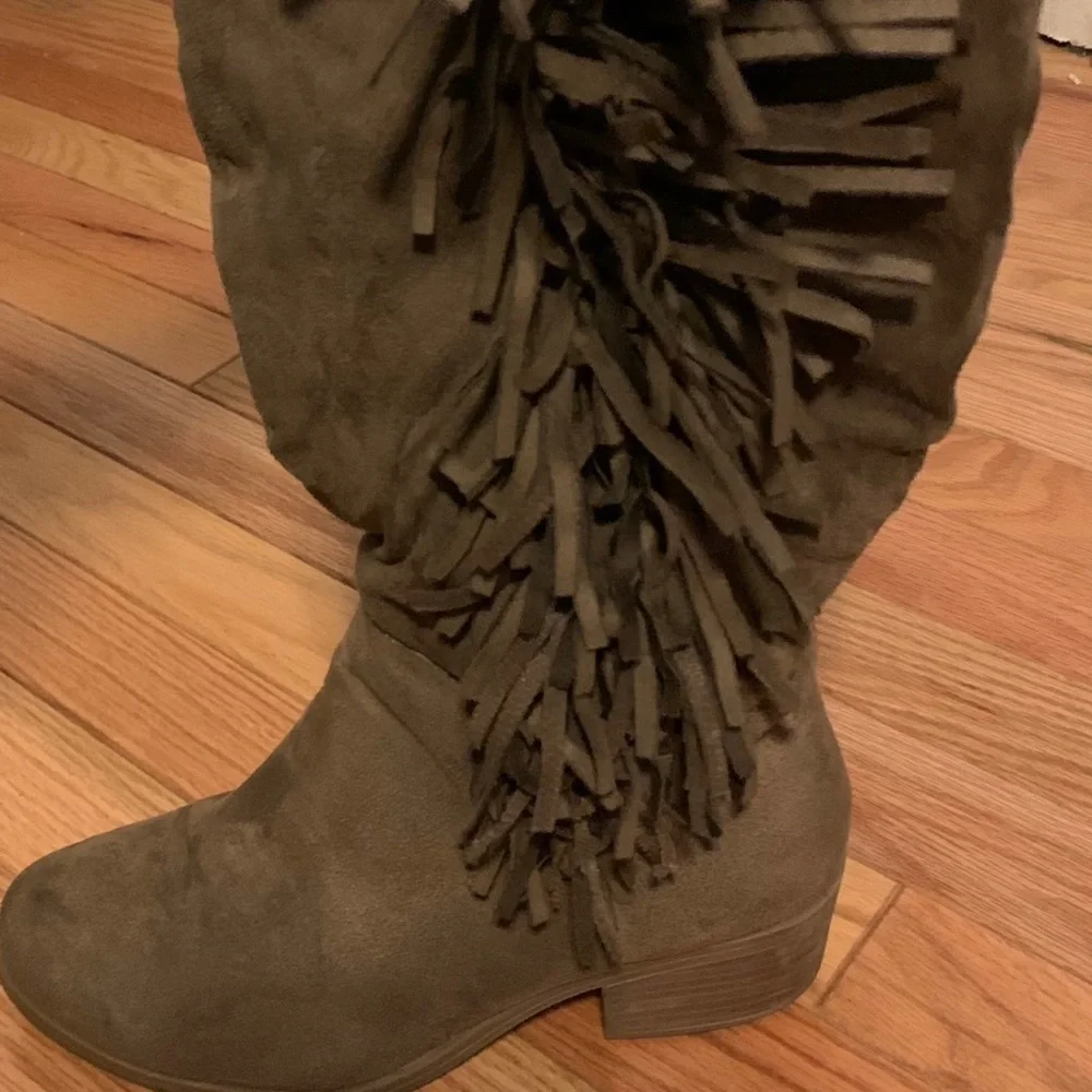 Fringe boots - Picture 2 of 5